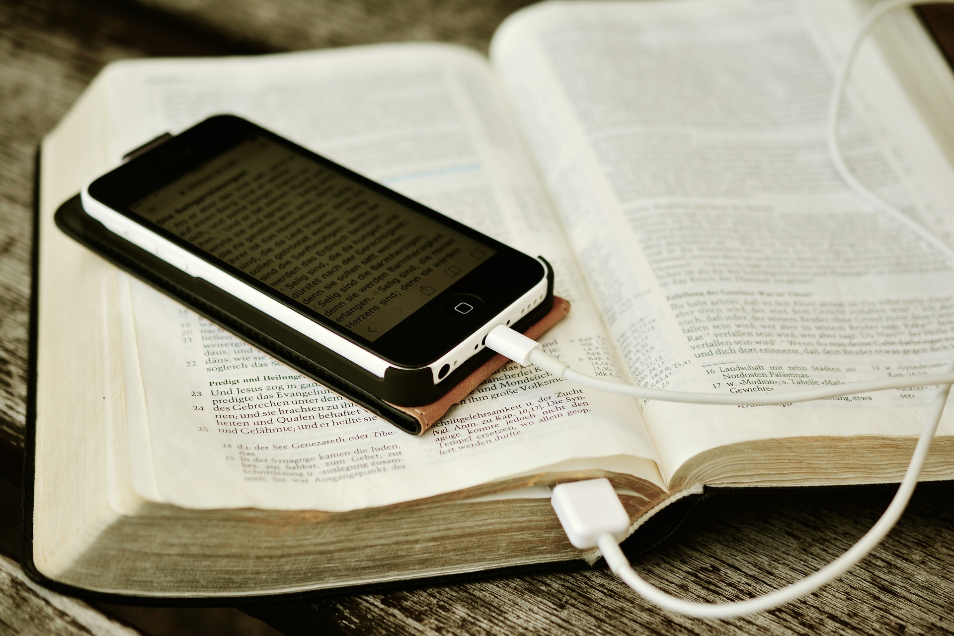 bible smartphone